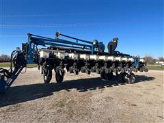 2011 Kinze 3700 24R30" Planter 