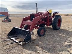 International F706 2WD Tractor W/Loader 