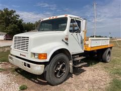 1990 International 4700 S/A Flatbed Truck 