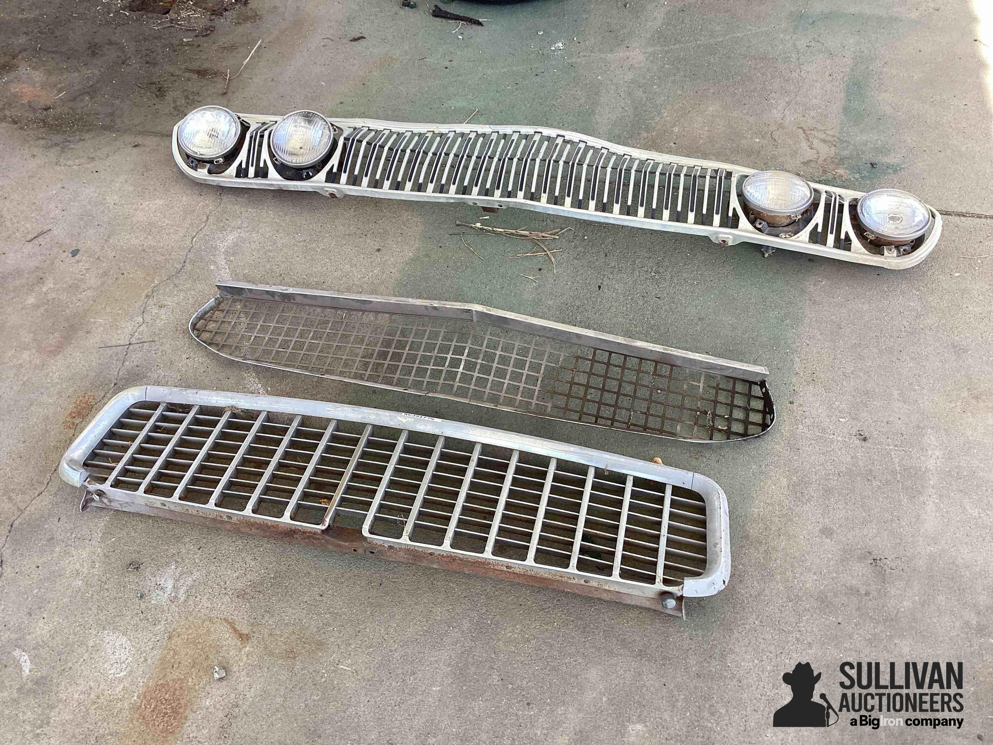 Vehicle Grills 