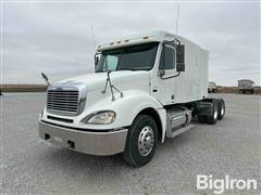 2001 Freightliner Columbia 120 T/A Truck Tractor 