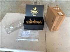 Mack R-Model GOLD EDITION First Gear 1:34 Tow Truck 