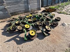 items/b7d5ff2380efed11a81c6045bd4cc723/johndeere1770planterunits-2_455b5e4b5b25498697cc33bf8455fcd9.jpg