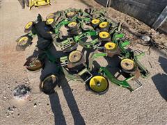 items/b7d5ff2380efed11a81c6045bd4cc723/johndeere1770planterunits-2_8dc15175cecc442dadf82314ab7d0866.jpg