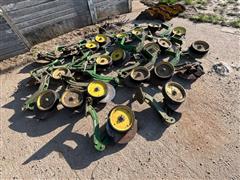 items/b7d5ff2380efed11a81c6045bd4cc723/johndeere1770planterunits-2_95014a51b20f4c3688673bb08047ea69.jpg