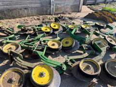 items/b7d5ff2380efed11a81c6045bd4cc723/johndeere1770planterunits-2_a22875d6b03a406e87b0ed6af5065c7f.jpg