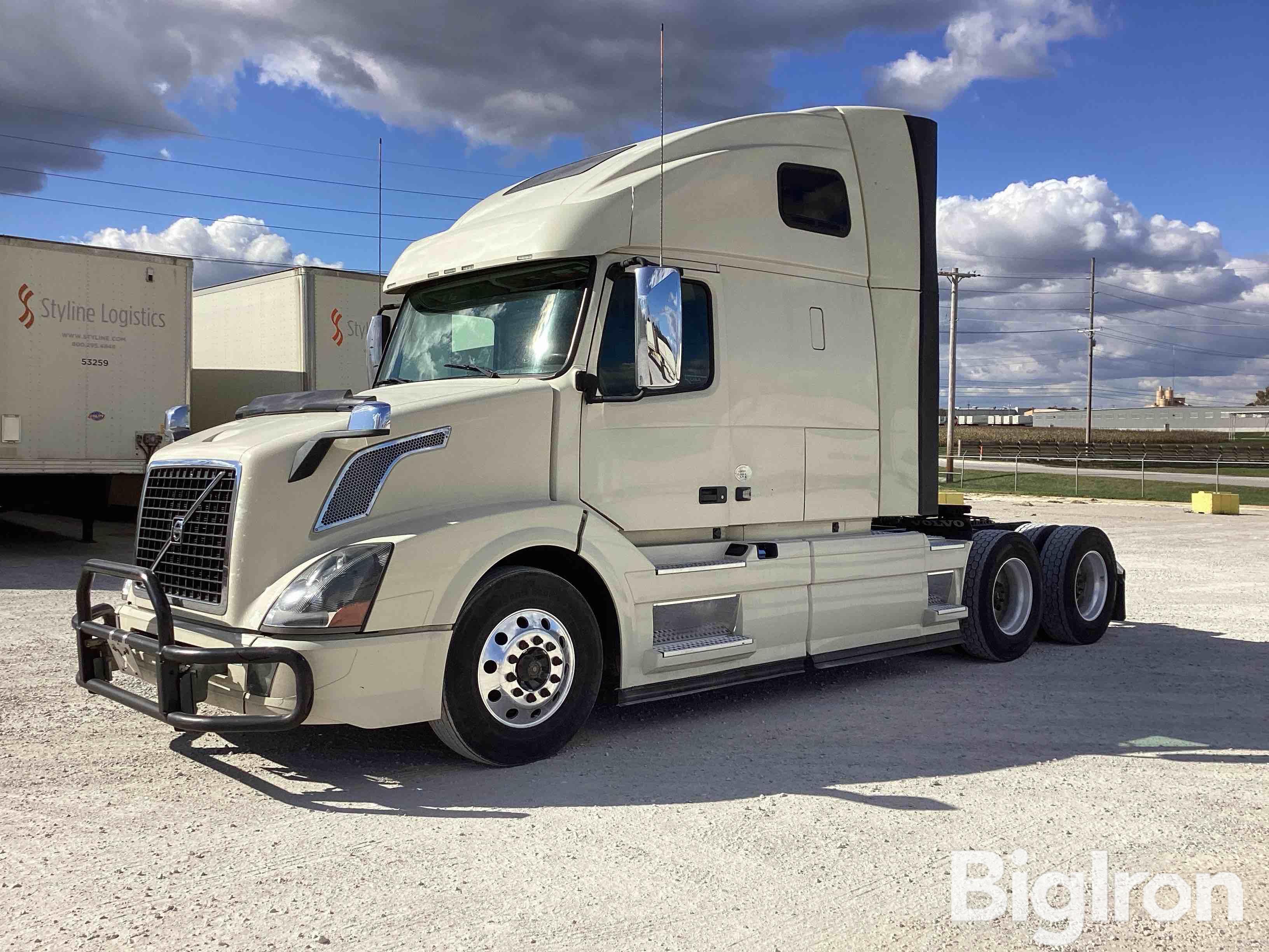 2016 Volvo VNL T/A Sleeper Truck Tractor 