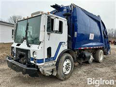 2002 Mack MR688S T/A Garbage Truck 