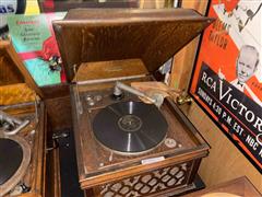 Silvertone Phonograph Record Player 