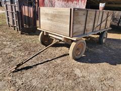 John Deere Wagon With Endgate Seeder 