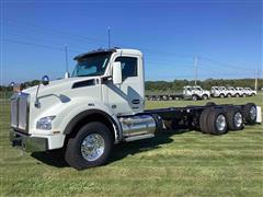 2024 Kenworth T880 Tri/A Cab & Chassis 