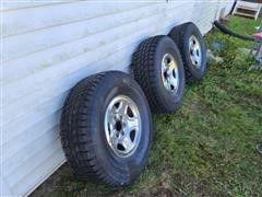 2000 Chevrolet Or GMC Pickup 285/75R16 Tires & Rims 