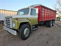 1982 International 1954 S-Series T/A Grain Truck 