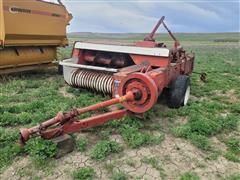 1984 International 440T Small Square Baler 