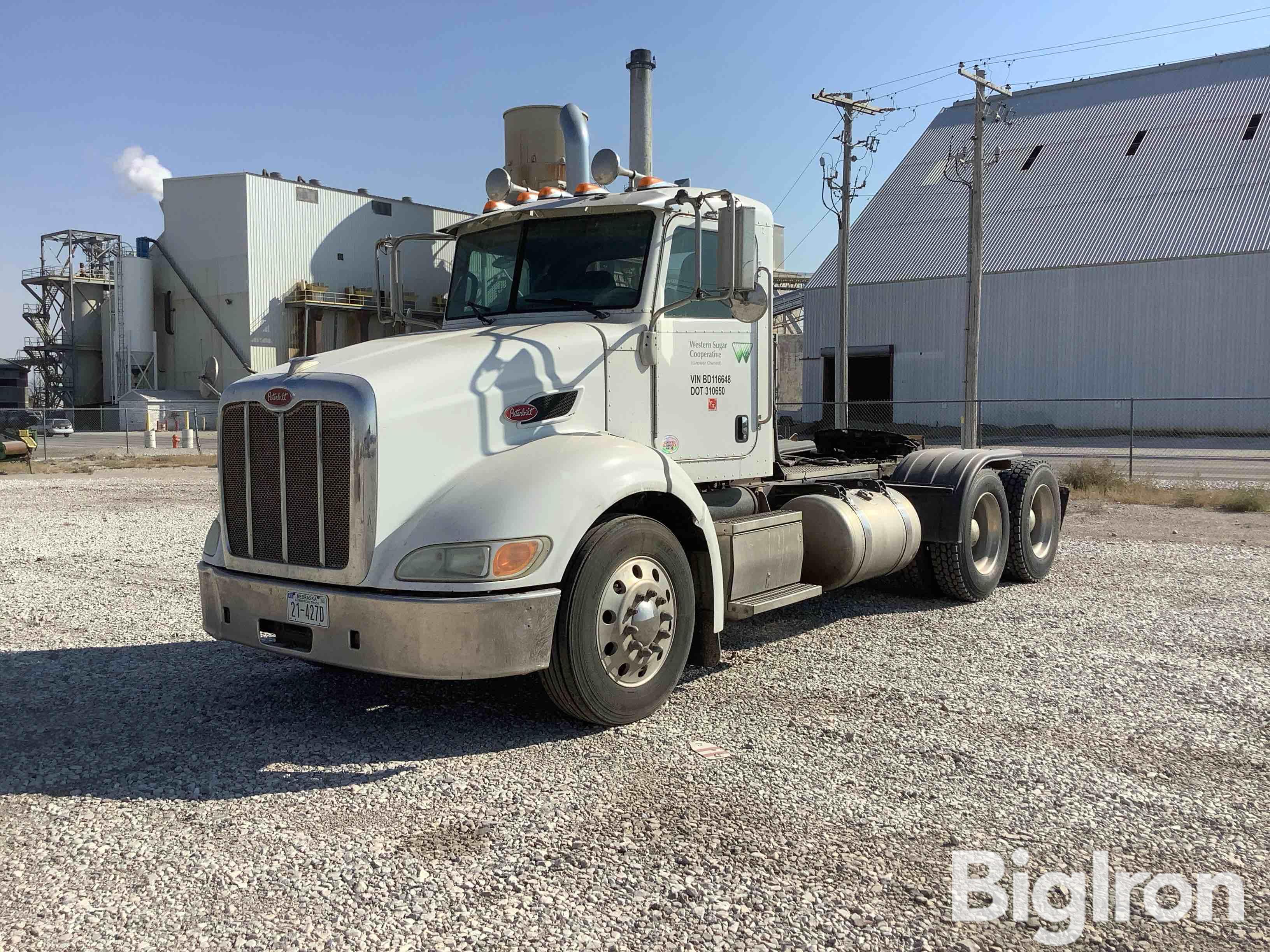 2011 Peterbilt 384 Day Cab T/A Truck Tractor 