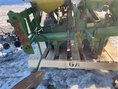 items/ba92d0c8caa7ed119ac400155d423b69/johndeere2rowplanter-15_beb536260aca495c96f6052c562b35b9.jpg