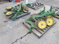 John Deere 2x2 Single Disk Fertilizer Units 