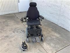 quantumq-edgepowerwheelchair_62589c7cb6fe4b1c848cafaa9512961a.jpg