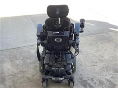 quantumq-edgepowerwheelchair_376c5c56c56742d186926582fdafad3a.jpg