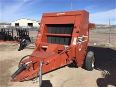 2002 Hesston 740 Round Baler 