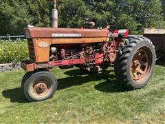 1961 International 560 2WD Diesel Tractor 