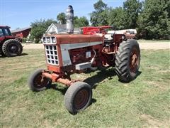 1973 International 666 2WD Tractor 