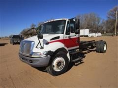 2006 International 4300 S/A Cab & Chassis 