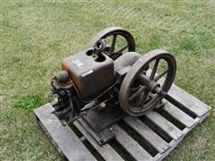 International Harvester McCormick-Deering Hit Or Miss Engine 