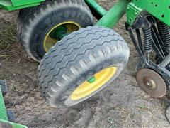 items/bc362cbc1648ef11b4ad0022488ff517/johndeere45535drill_8adf6b605dce4dde94a61bf8bc6174d9.jpg