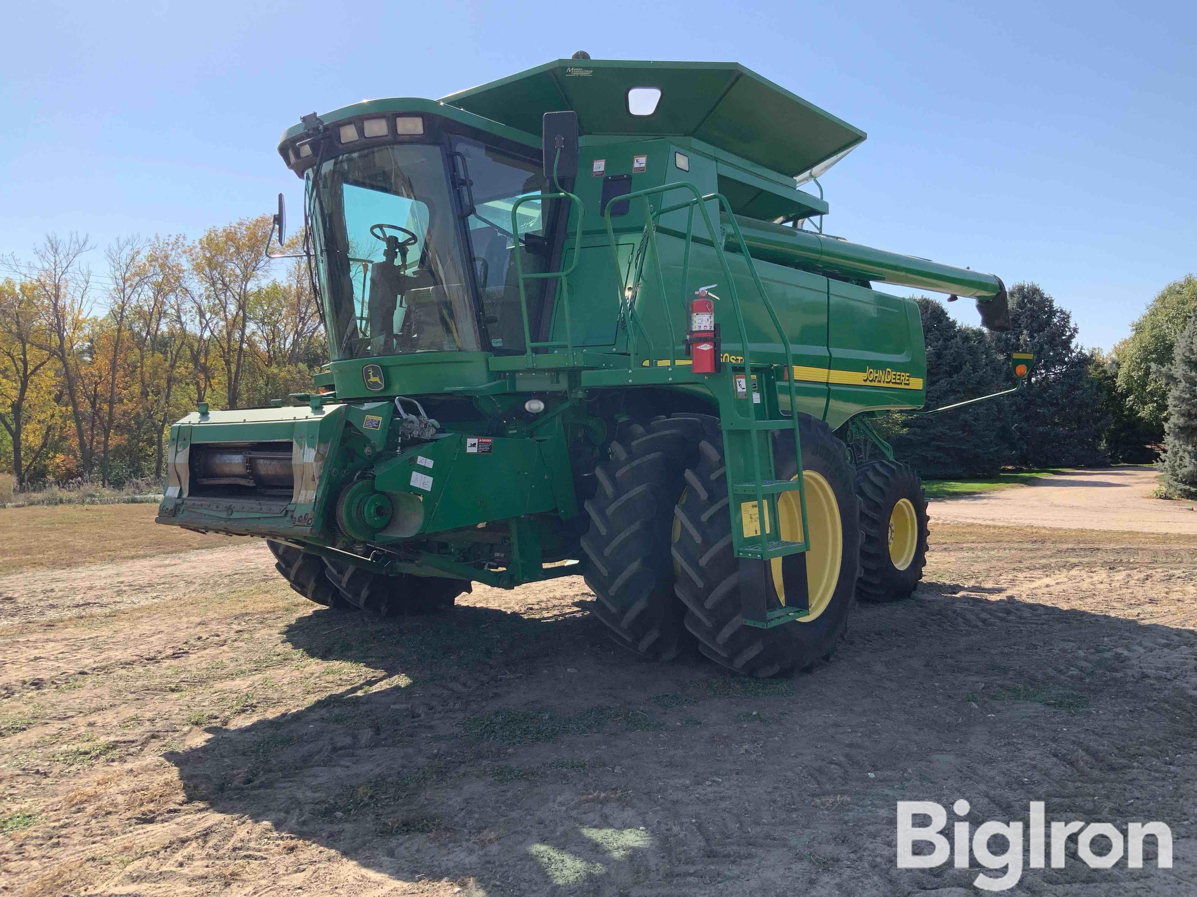 2005 John Deere 9660 STS 2WD Combine 