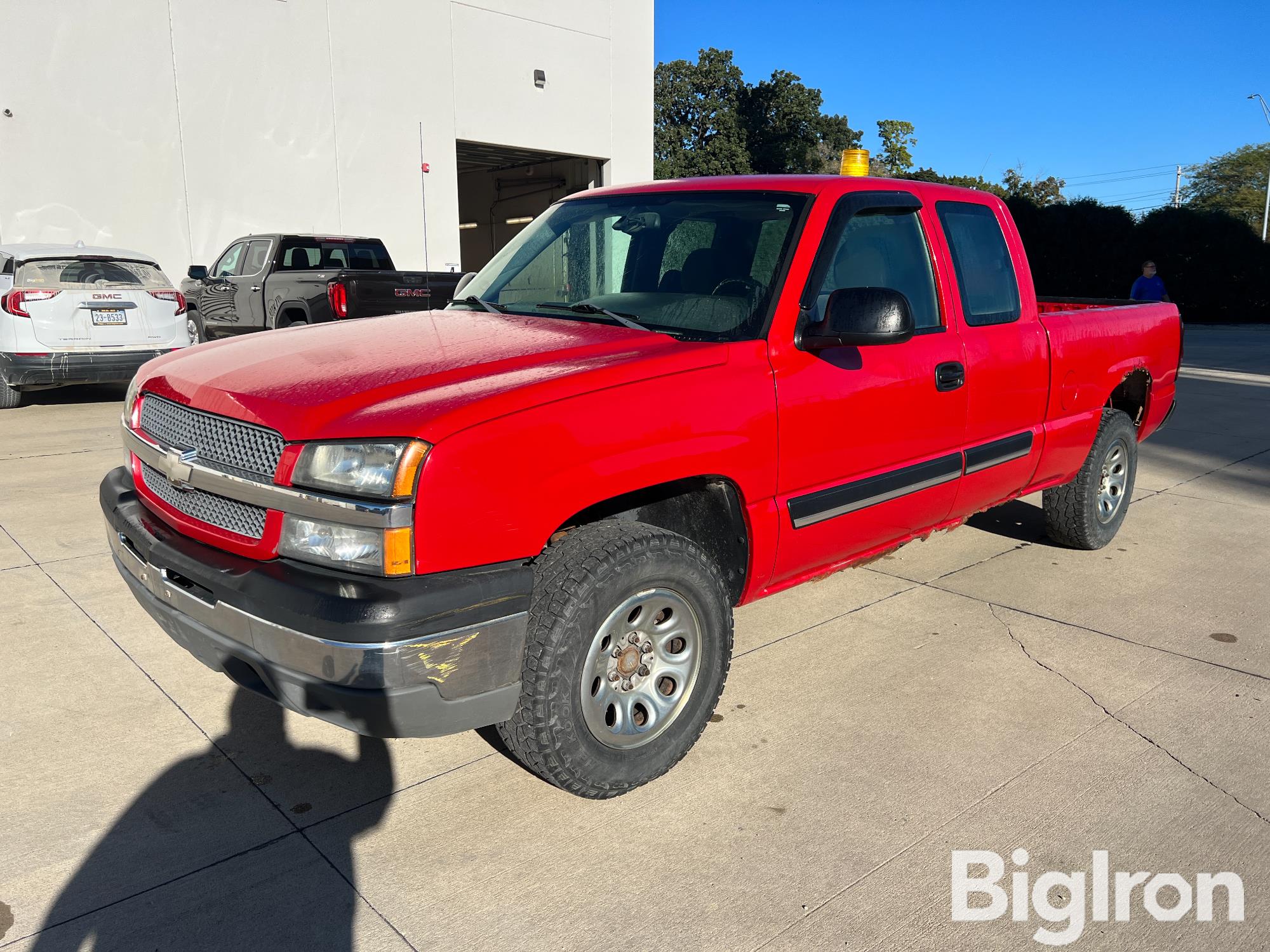 2005 Chevrolet Silverado 1500 LS 4WD Extended Cab Pickup 