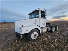 1990 White WG64T T/A Truck Tractor 