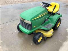 2000 John Deere LT155 Lawn Tractor 