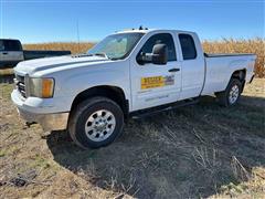 2011 GMC Sierra K3500 4x4 Extended Cab Pickup 