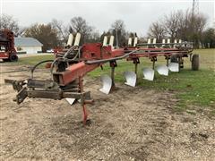 International 735 Vari-width 6-bottom Plow 