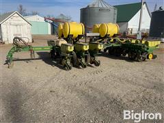 John Deere 7200 MaxEmerge 2 12R30 Planter 