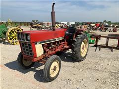 1982 International 284 2WD Tractor 