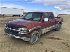 2001 Chevrolet 1500 4x4 Extended Cab Pickup 