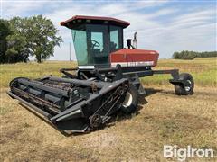 1995 MacDon 9000 Self-Propelled Windrower 