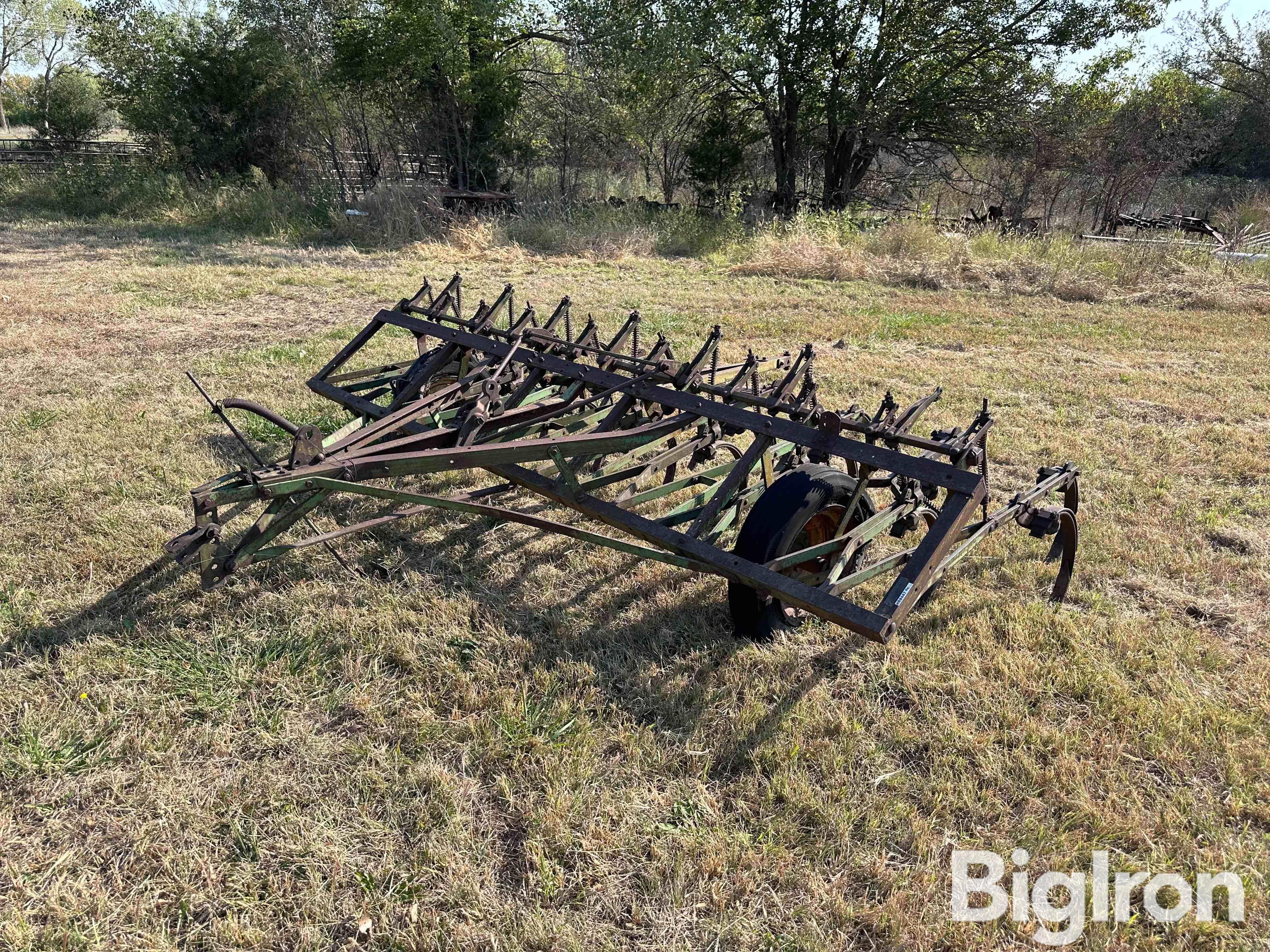 John Deere CC Field Cultivator 