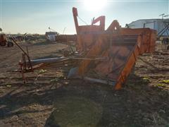 Allis-Chalmers All-Crop 60 Pull-Type Combine 