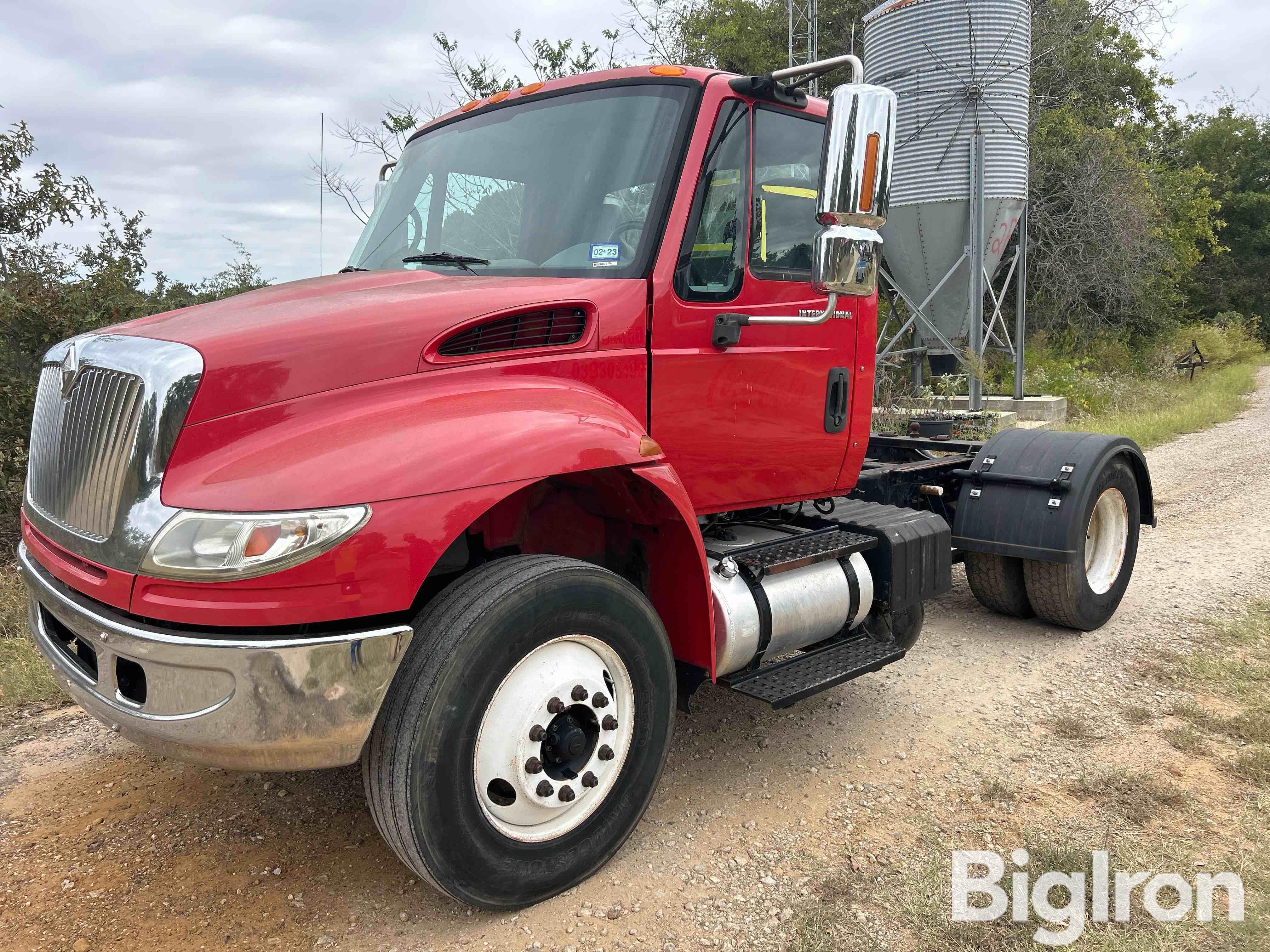 2003 International 8500 S/A Cab & Chassis 