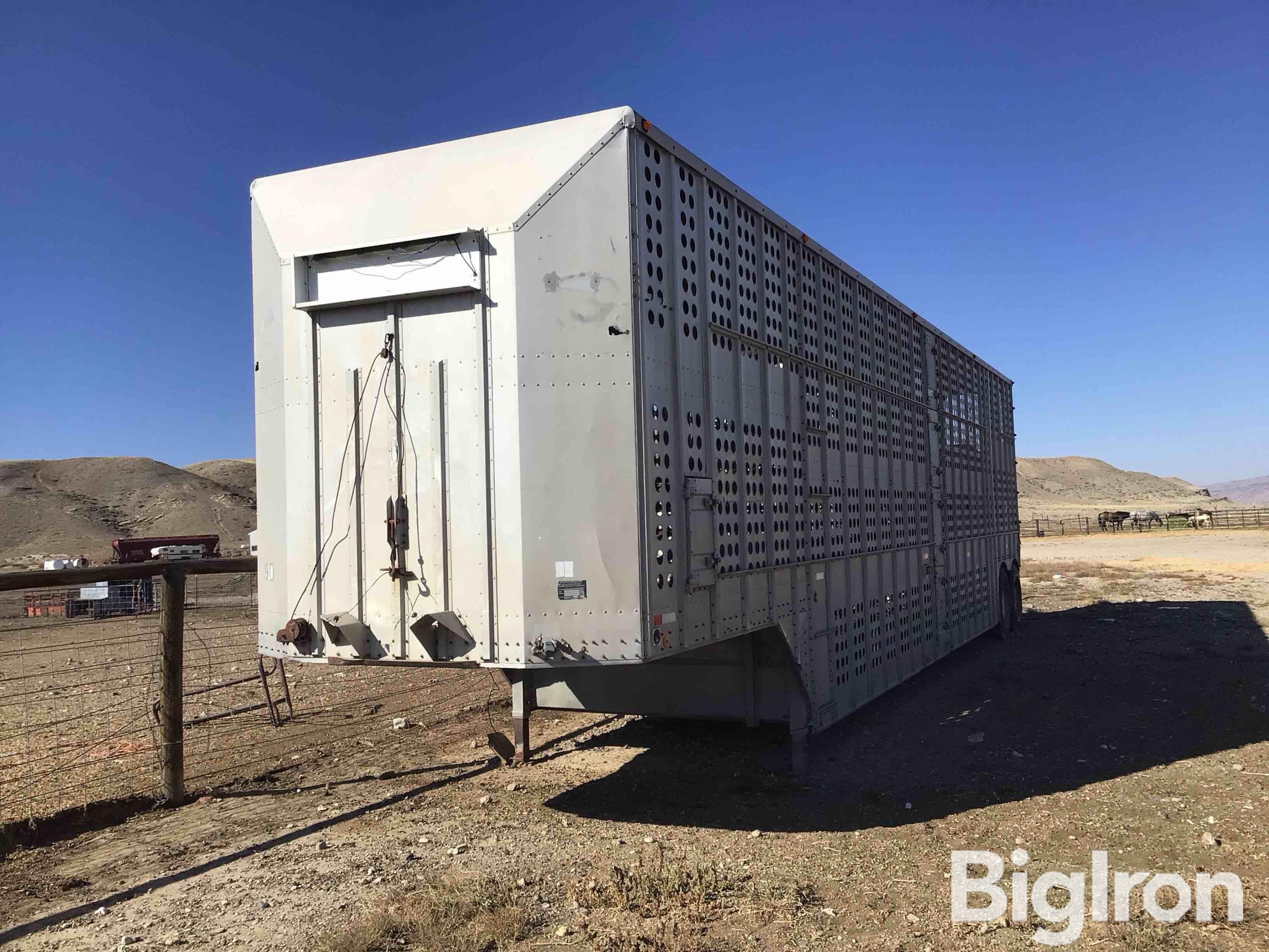 1988 Merritt T/A Livestock Trailer 