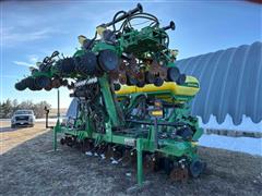 2012 John Deere DR18 18R30" Stack-Fold Planter 