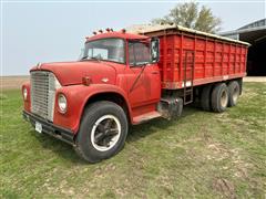 1971 International LoadStar 1800 T/A Grain Truck 