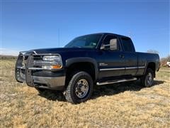 2001 Chevrolet 2500 HD 4x4 Extended Cab Pickup 