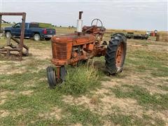 International H 2WD Tractor 