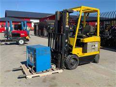 Hyster E50XM-33 Electric Forklift w/ Battery Charger 