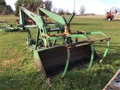 Farmhand F258 Loader With Grapple 