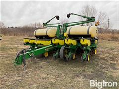 1995 John Deere 1760 MaxEmerge 2 Conservation 12R30 Planter 